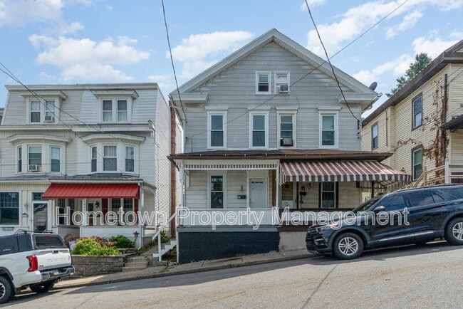 609 Spruce St in Lykens, PA - Foto de edificio - Building Photo