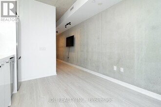 195 McCaul St in Toronto, ON - Building Photo - Building Photo