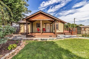 150 Oak Hill Rd in Candler, NC - Building Photo