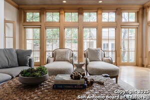 140 W Fair Oaks Pl in Alamo Heights, TX - Building Photo