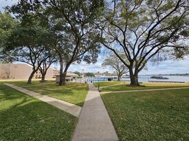 15575 Marina Dr in Montgomery, TX - Building Photo