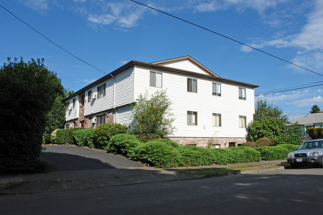 1330 SE Lafayette St in Portland, OR - Building Photo - Building Photo