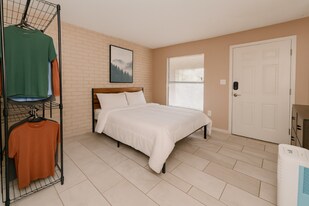 14 Bel Air St in Maitland, FL - Building Photo