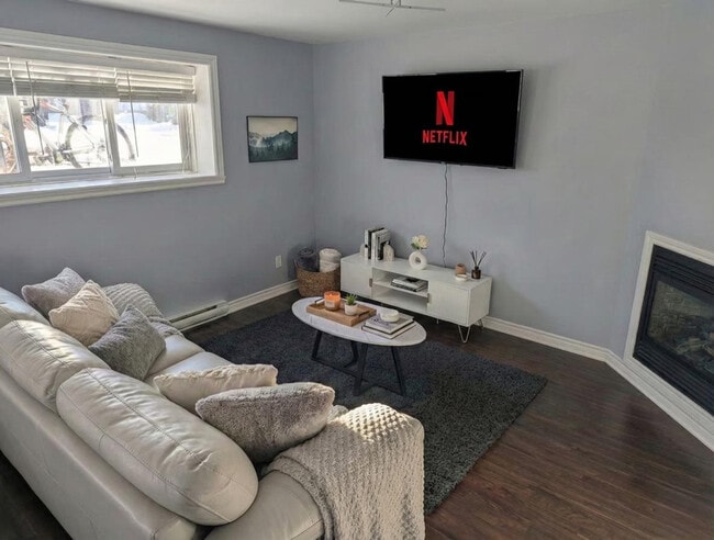 5055 Chem. du Souvenir in Laval, QC - Building Photo - Building Photo