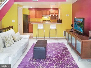 4324 Pembrook Village Dr in Alexandria, VA - Building Photo - Building Photo