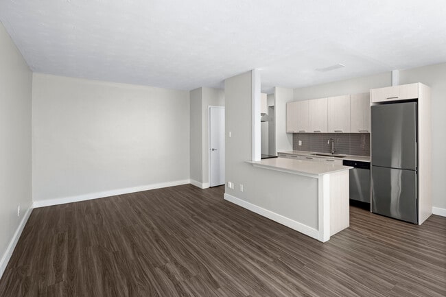 31 Spencer Ave in Toronto, ON - Building Photo - Building Photo