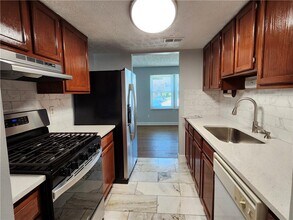 295 Roswell Commons Cir in Roswell, GA - Building Photo - Building Photo