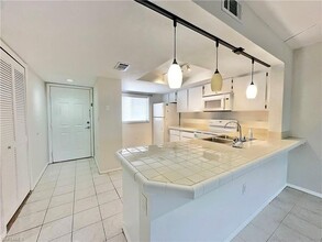 2350 Naples Trace Cir, Unit 8 in Naples, FL - Building Photo - Building Photo