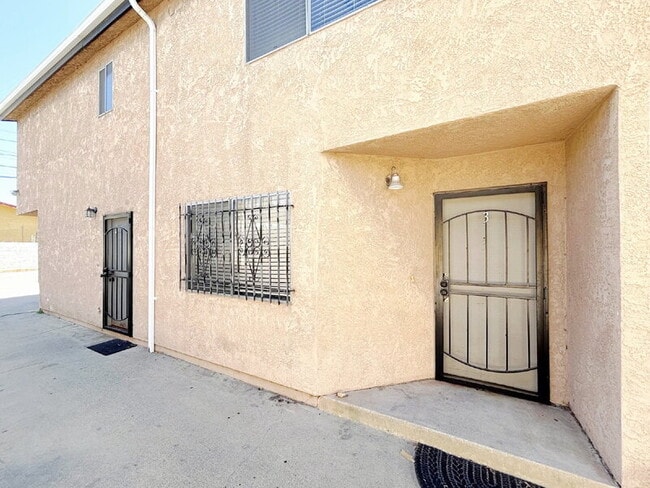 1343 W 36th St in Los Angeles, CA - Building Photo - Building Photo