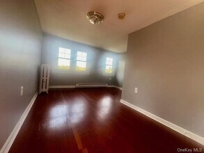 330 Bucks Hollow Rd-Unit -B in Mahopac, NY - Building Photo - Building Photo