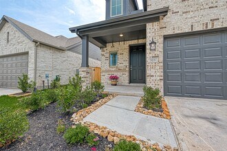 323 Highland Bayou Dr in Conroe, TX - Building Photo - Building Photo