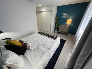 1800 Edmond St, Unit 1 BedRoom in Las Vegas, NV - Foto de edificio - Building Photo