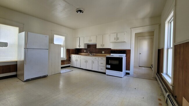 31 Shaw St, Unit 31D Shaw St. in Sanford, ME - Building Photo - Building Photo