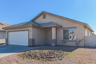 2519 Hollow Oak Ave in North Las Vegas, NV - Foto de edificio - Building Photo