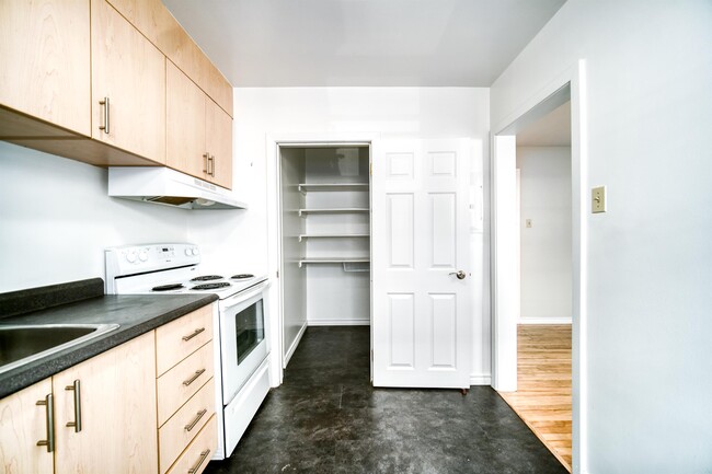 1112-1112 Tower Rd in Halifax, NS - Building Photo - Building Photo