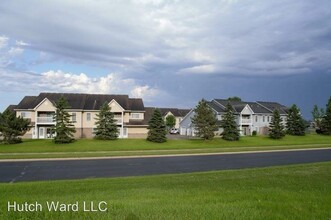 Ward Rentals in Hutchinson in Hutchinson, MN - Foto de edificio - Building Photo