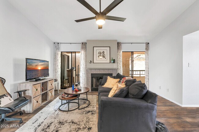 9396 E Purdue Ave-Unit -220 in Scottsdale, AZ - Building Photo - Building Photo