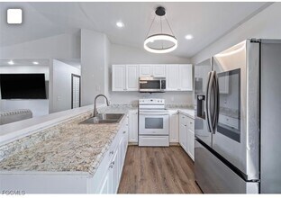 5005 Squaw Ln in La Belle, FL - Building Photo - Building Photo