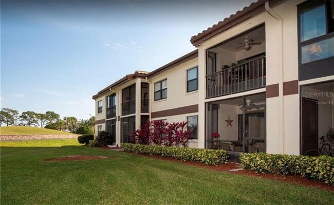 property at 6078 Willowpointe Cir