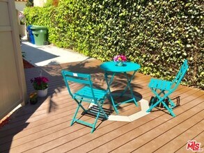 1348 S Curson Ave in Los Angeles, CA - Building Photo - Building Photo