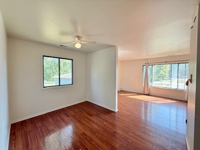 990 Manchester Ct in South Elgin, IL - Building Photo - Building Photo