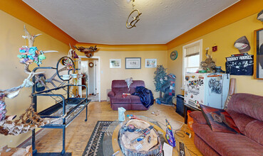 9829 68 Av NW in Edmonton, AB - Building Photo - Interior Photo