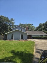 115 Sandager Ave in Jeanerette, LA - Building Photo