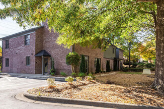 1921 Charlotte Dr in Charlotte, NC - Building Photo - Building Photo