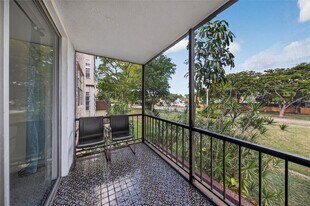 7300 NW 17th St, Unit 203 in Plantation, FL - Building Photo