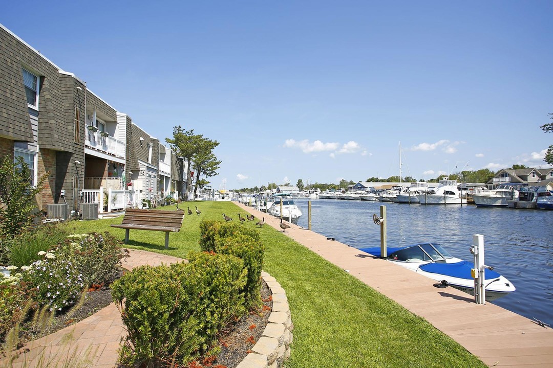 Fairfield On The Bay in Patchogue, NY - Building Photo