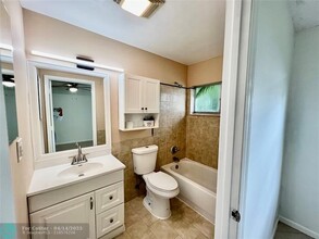 18435 Spanish Isles Ct in Boca Raton, FL - Foto de edificio - Building Photo