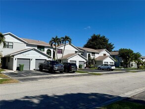 10554 NW 3rd St in Pembroke Pines, FL - Building Photo - Building Photo