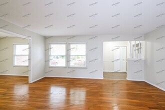 10621 Langford Dr in St. Louis, MO - Building Photo - Building Photo