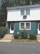 617 Center St in Manchester, CT - Building Photo - Building Photo