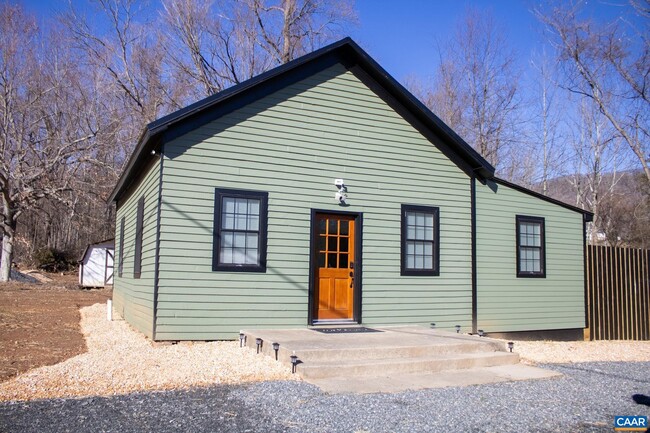 property at 5 Brokenback Mountain Rd