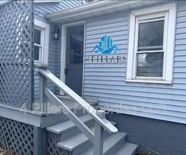 162 W Commercial Ave in Lowell, IN - Building Photo - Building Photo