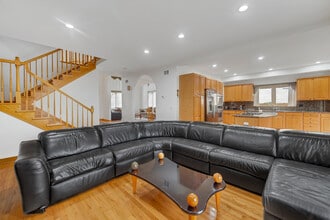 9131 Delphia St in Des Plaines, IL - Building Photo - Building Photo