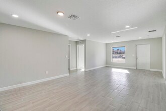 548 SW 5th St in Belle Glade, FL - Building Photo - Building Photo