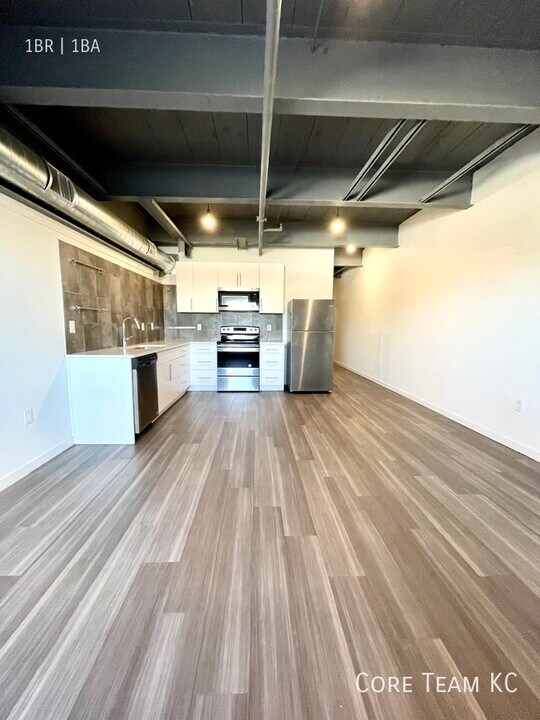 1180 E 30th St-Unit -311 in Kansas City, MO - Building Photo
