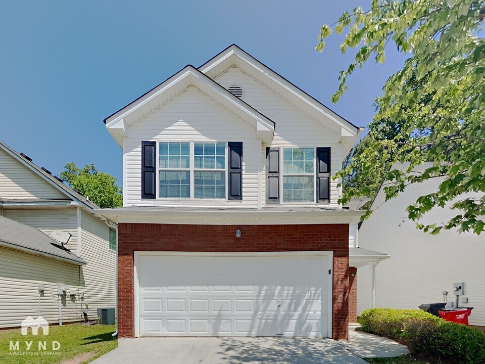 2429 Wood Bend Ln in Riverdale, GA - Building Photo