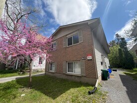 63 Nelson St in Kingston, ON - Building Photo