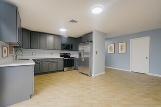 6242 NW 1st St in Margate, FL - Building Photo - Building Photo