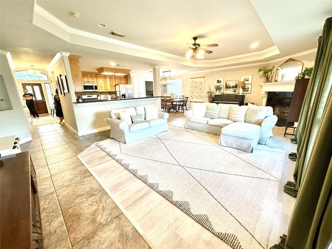 301 Friends Knoll Ln