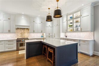 2578 Middle Coray Cir in Marietta, GA - Building Photo - Building Photo