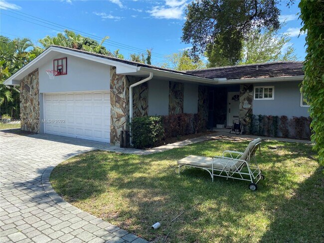 5907 Turin St-Unit -5909 in Coral Gables, FL - Building Photo - Building Photo