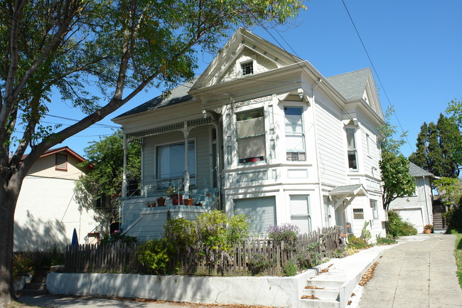 1807-1811 Derby St in Berkeley, CA - Building Photo - Building Photo