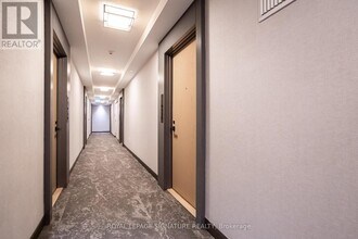 225 Village Green Square in Toronto, ON - Building Photo - Building Photo