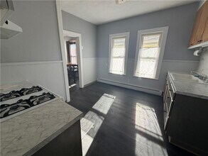 112 High St in Westerly, RI - Building Photo - Building Photo