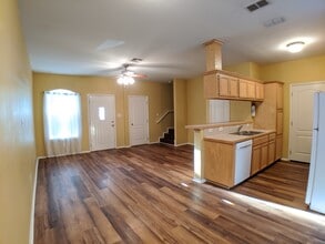 808 W Arroyo Park Ln, Unit #B in Harlingen, TX - Building Photo - Building Photo