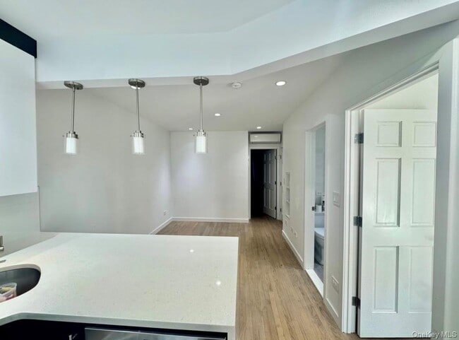 191-04 39th Ave in Queens, NY - Building Photo - Building Photo